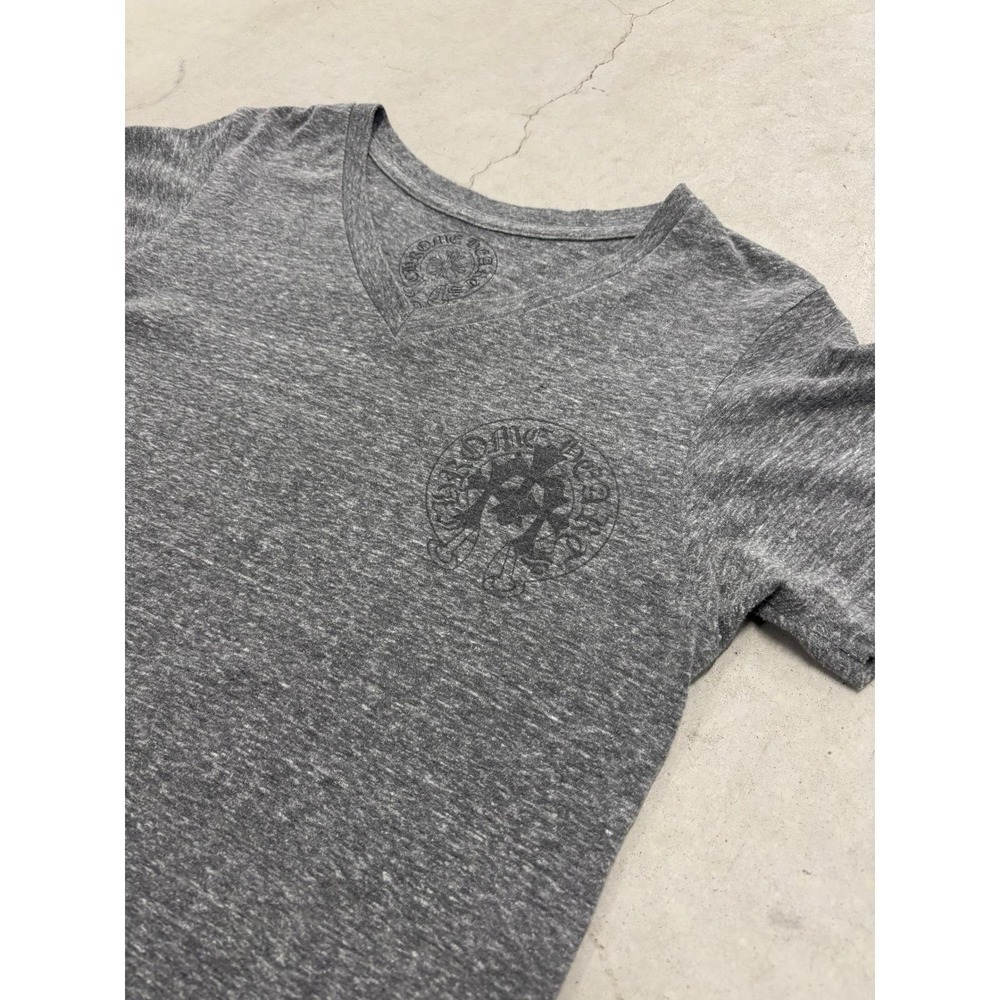 Chrome Hearts Heather Grey V-Neck T-Shirt Horseshoe Cross Logo Large Made in USA - Picture 4 of 13